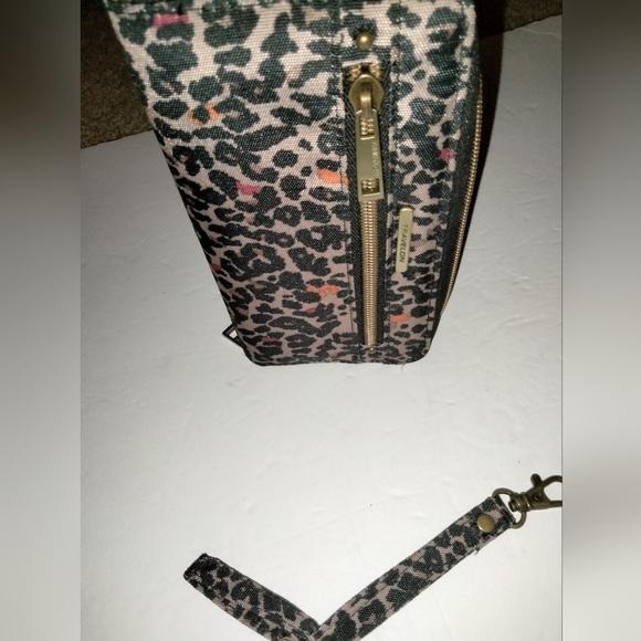 Travelon (Multicolor) Animal Print RFID Block Single Zip Around Wristlet Wallet - Picture 10 of 11